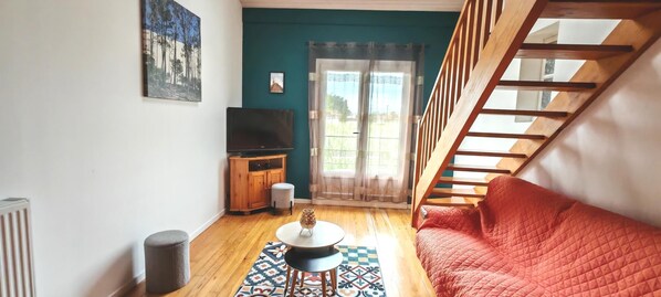 电视、桌上足球