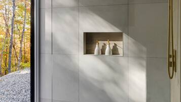 HÄrtork, handdukar, tvÄl och schampo