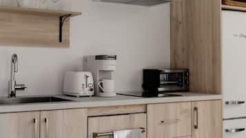 Réfrigérateur, plaque de cuisson, lave-vaisselle, cafetière/bouilloire