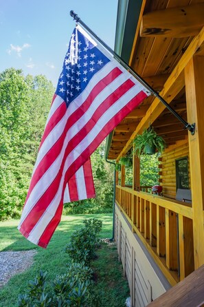 Exterior detail - Cozy Cabin Minutes to Helen and best hiking trails in the area! Pet Friendly! (Cleveland)