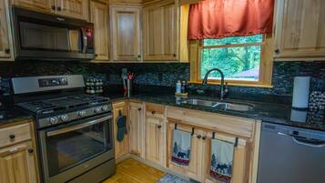 冰箱、微波炉、烤箱、炉灶