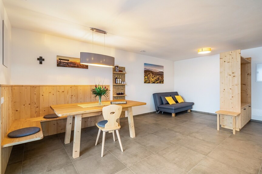 Apartment 'Parliflhof Salten' With Mountain View, Shared Garden And Wi-fi - Merano