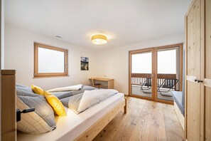 2 bedrooms, free WiFi, bed sheets, wheelchair access