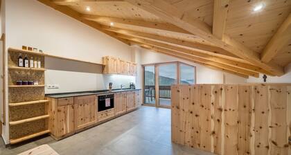 Apartment 'Parliflhof Apt Langfenn' with Mountain View, Shared Garden and Wi-Fi