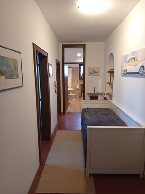 2 habitaciones, tabla de planchar con plancha y wifi gratis 