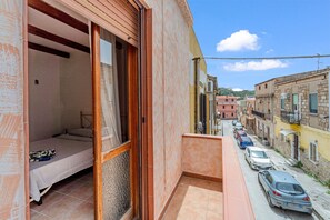 Property grounds - Apartment 'Casa Rustica' with Private Terrace, Wi-Fi and Air Conditioning (Gonnesa)