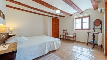 4 chambres, bureau, Wi-Fi gratuit, draps fournis