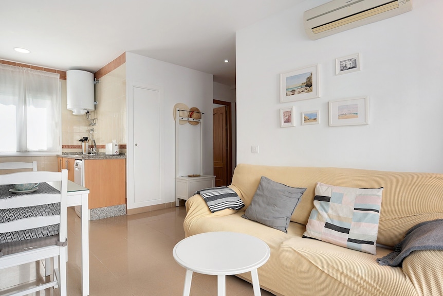 Family Only Holiday Apartment "Manuela" With Sea View, Shared Terrace & Wi-fi - Conil de la Frontera