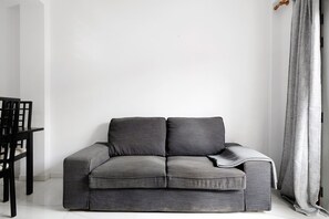 TV - Vacation Home 'Piso Leon y Castillo B' with Balcony and Wi-Fi (Arrecife)