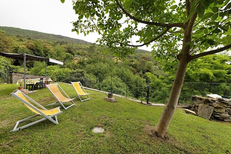 Property grounds. Apartment 'Elena E Joerg 1' with Mountain View, Shared Garden and Wi-Fi