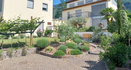 Apartment 'Das Landhaus Apt Chardonnay' with Mountain View, Private Terrace and Wi-Fi