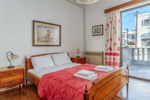 2 bedrooms, iron/ironing board, bed sheets
