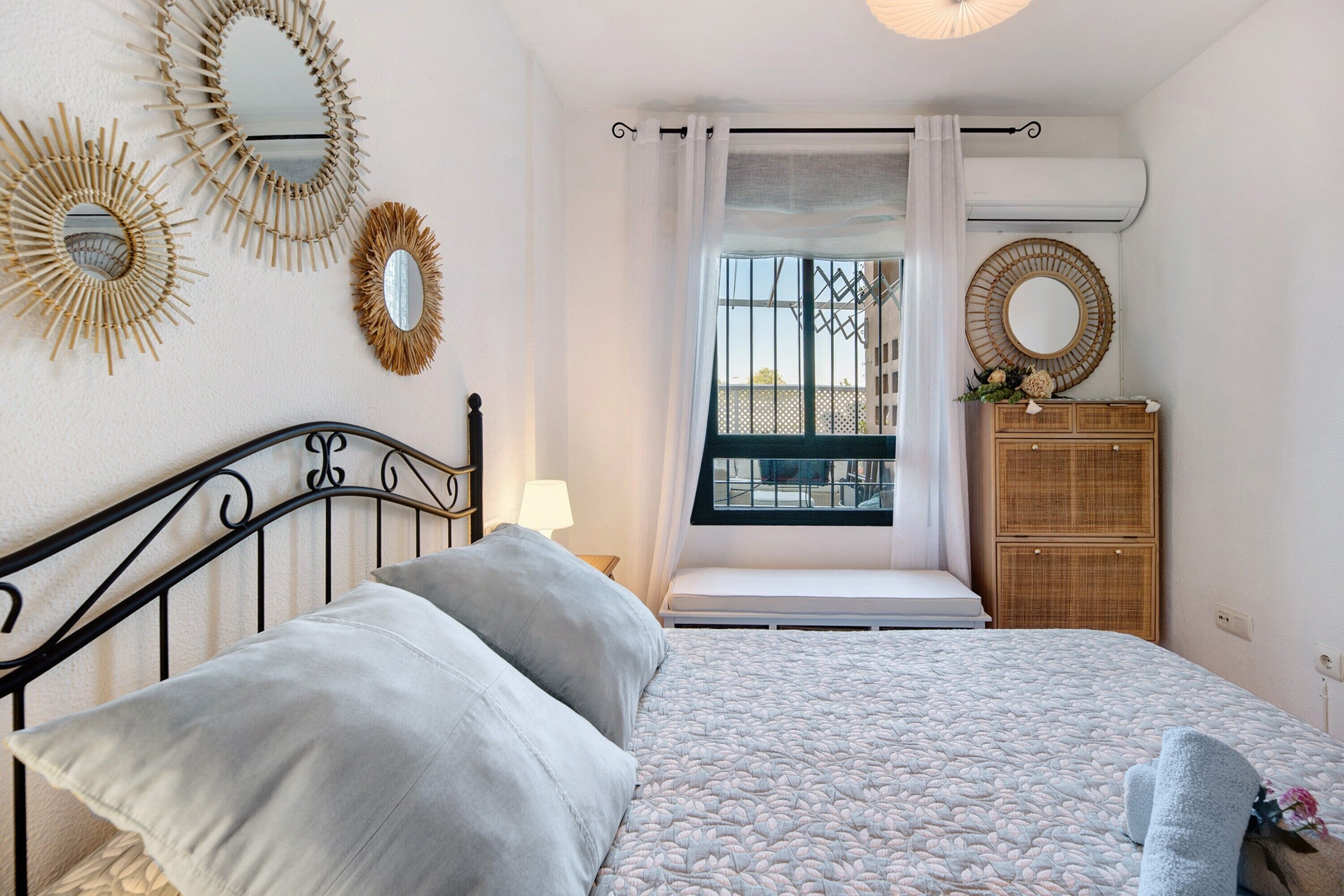 2 bedrooms, iron/ironing board, WiFi (free), bed sheets