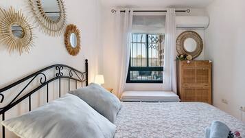 2 bedrooms, iron/ironing board, WiFi (free), bed sheets