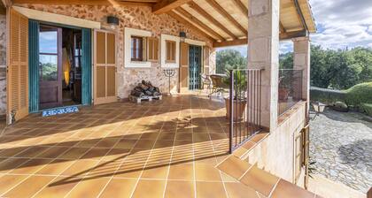 Maison de vacances 'Finca Som Llum' avec vue sur les montagnes, Wi-Fi et climatisation