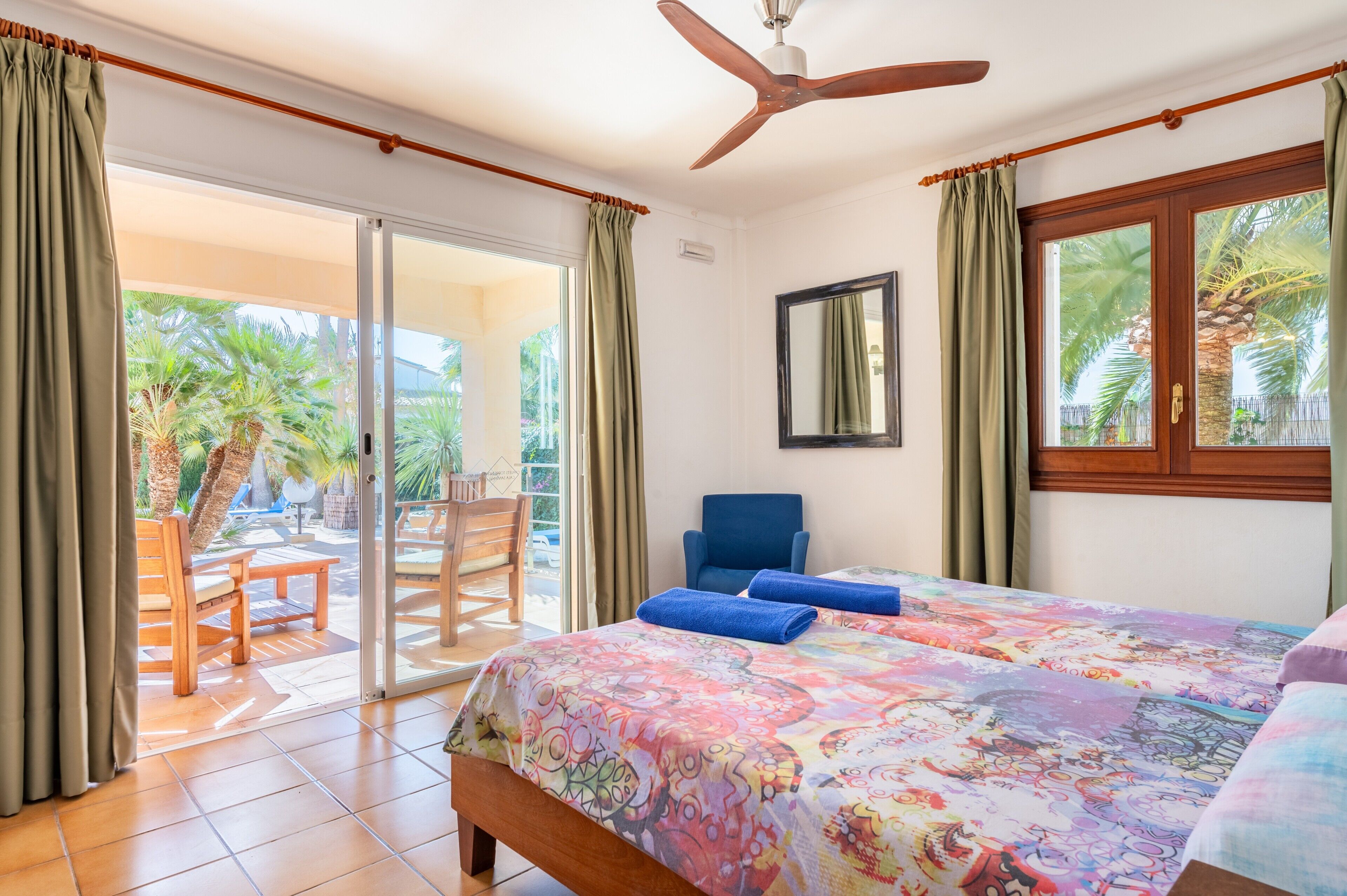 2 室のベッドルーム、アイロン / アイロン台、WiFi (無料)、ベッドシーツ