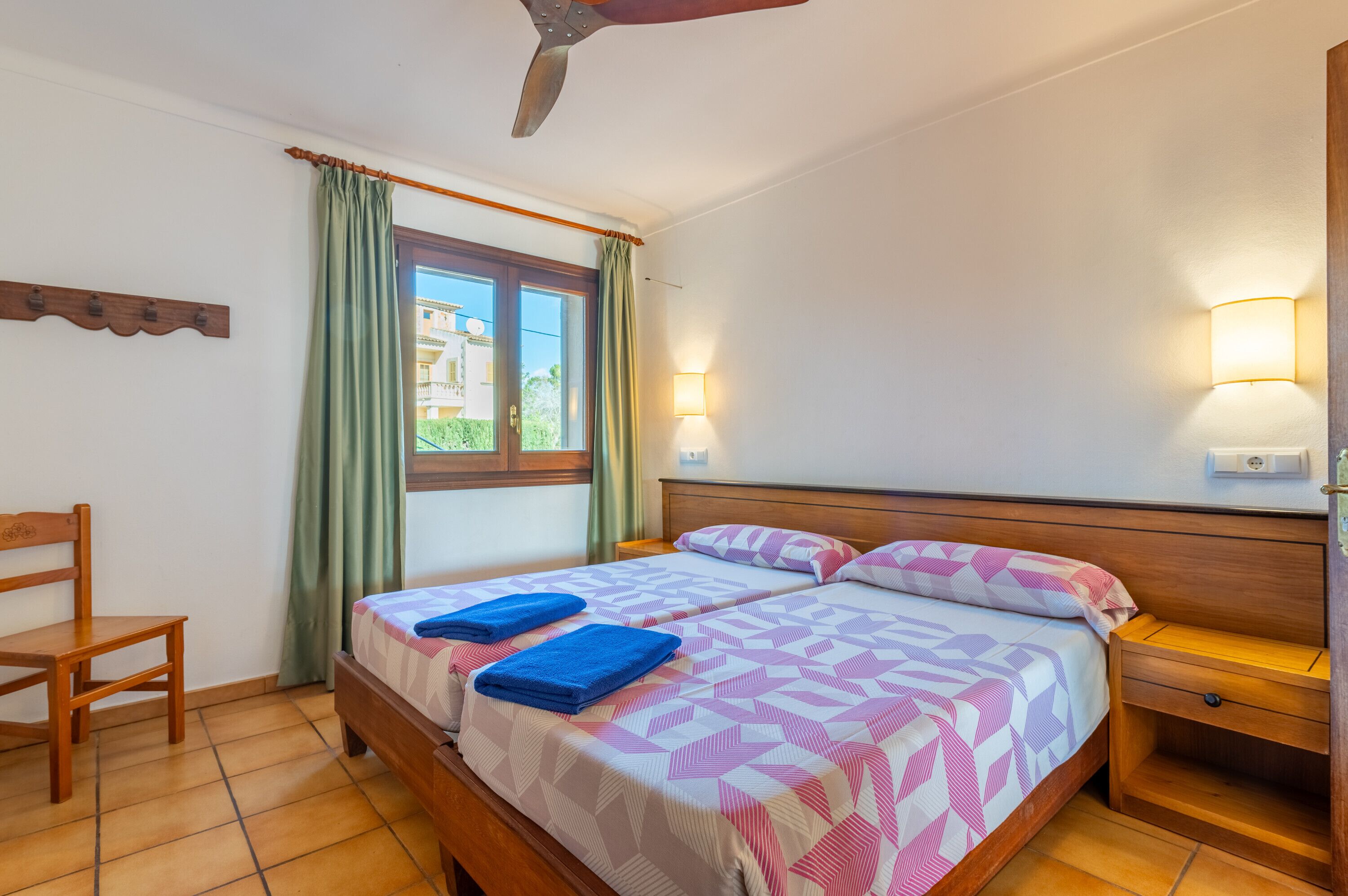 2 dormitorios, tabla de planchar con plancha, wifi gratis y ropa de cama