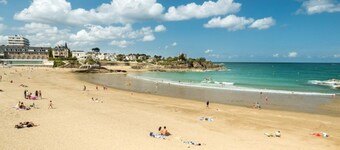 Apartment 'Havre De Paix 500m De La Mer' with Private Terrace, Wi-Fi and Air Conditioning