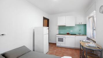 Fer et planche à repasser, Wi-Fi gratuit, draps fournis