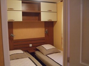 3 bedrooms, iron/ironing board, free WiFi