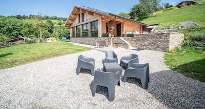Chalet "Gßtes Le Titlis" avec vue sur la montagne, piscine privée et Wi-Fi