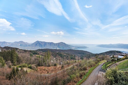 Bella Vista Apartment in Premeno with Lake Maggiore View