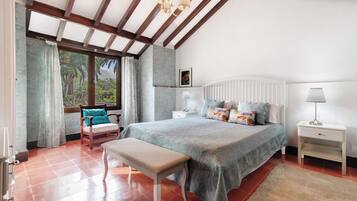 7 sovrum, strykjÀrn/strykbrÀda, gratis wi-fi och sÀngklÀder