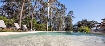 Holiday Home 'Villa Da Floresta' with Private Pool, Wi-Fi and Air Conditioning