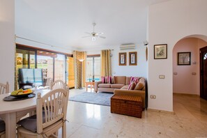 TV - Villa "Palm" Sea View, Heated Pool & Wi-Fi (San Miguel de Abona)