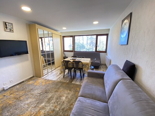 06BF - 7-person apartment facing the slopes