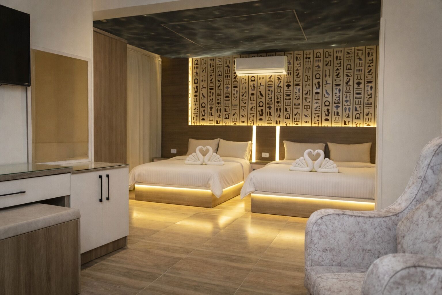 Royal Triple Room, Multiple Beds, Non Smoking, City View