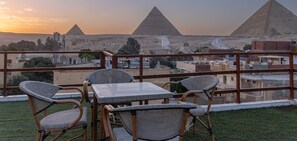 Rooftop terrace - Narmer Pyramids View (Giza)