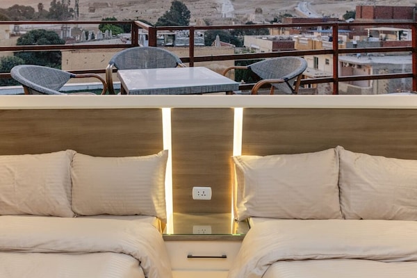 Egyptian cotton sheets, premium bedding, pillowtop beds, minibar