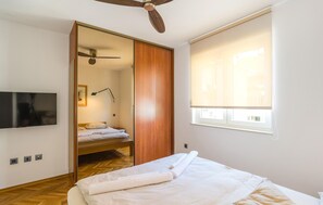 3 bedrooms, iron/ironing board, free WiFi, bed sheets - 3 bedroom lovely apartment in Omis (Omis)