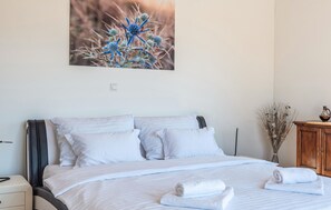 3 bedrooms, in-room safe, iron/ironing board, free WiFi