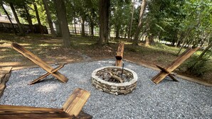 Property grounds - Cozy Cottage near charlotte and minutes from lake Wylie  (Gastonia)