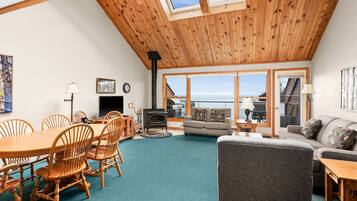 TV connectée, lecteur de DVD, livres, vidéothÚque