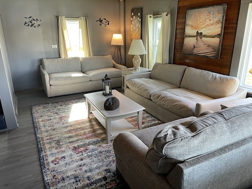  Lakefront Farmhouse with 2 acres to enjoy -  Fish, Kayak, or launch your boat!