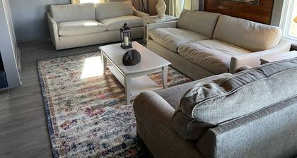 Lakefront Farmhouse with 2 acres to enjoy - Fish, Kayak, or launch your boat!