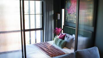 1 chambre, coffres-forts dans les chambres, bureau