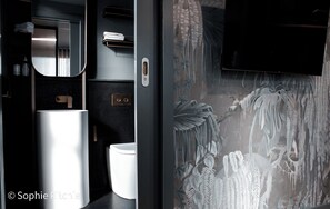 Shower, eco-friendly toiletries, hair dryer, towels