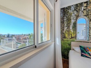 5 dormitorios, escritorio, tabla de planchar con plancha y wifi