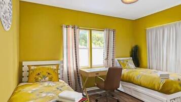3 bedrooms, iron/ironing board, WiFi, bed sheets