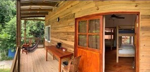 Exterior - Onat Caribe Hostel (Roatan)