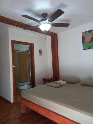 Free WiFi - Onat Caribe Hostel (Roatan)