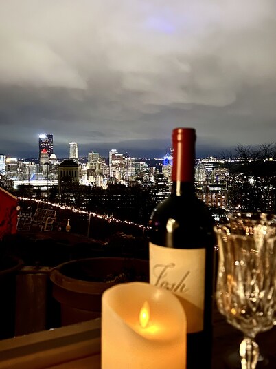 Hidden Pearl - City Skyline View - Free Hot Spa