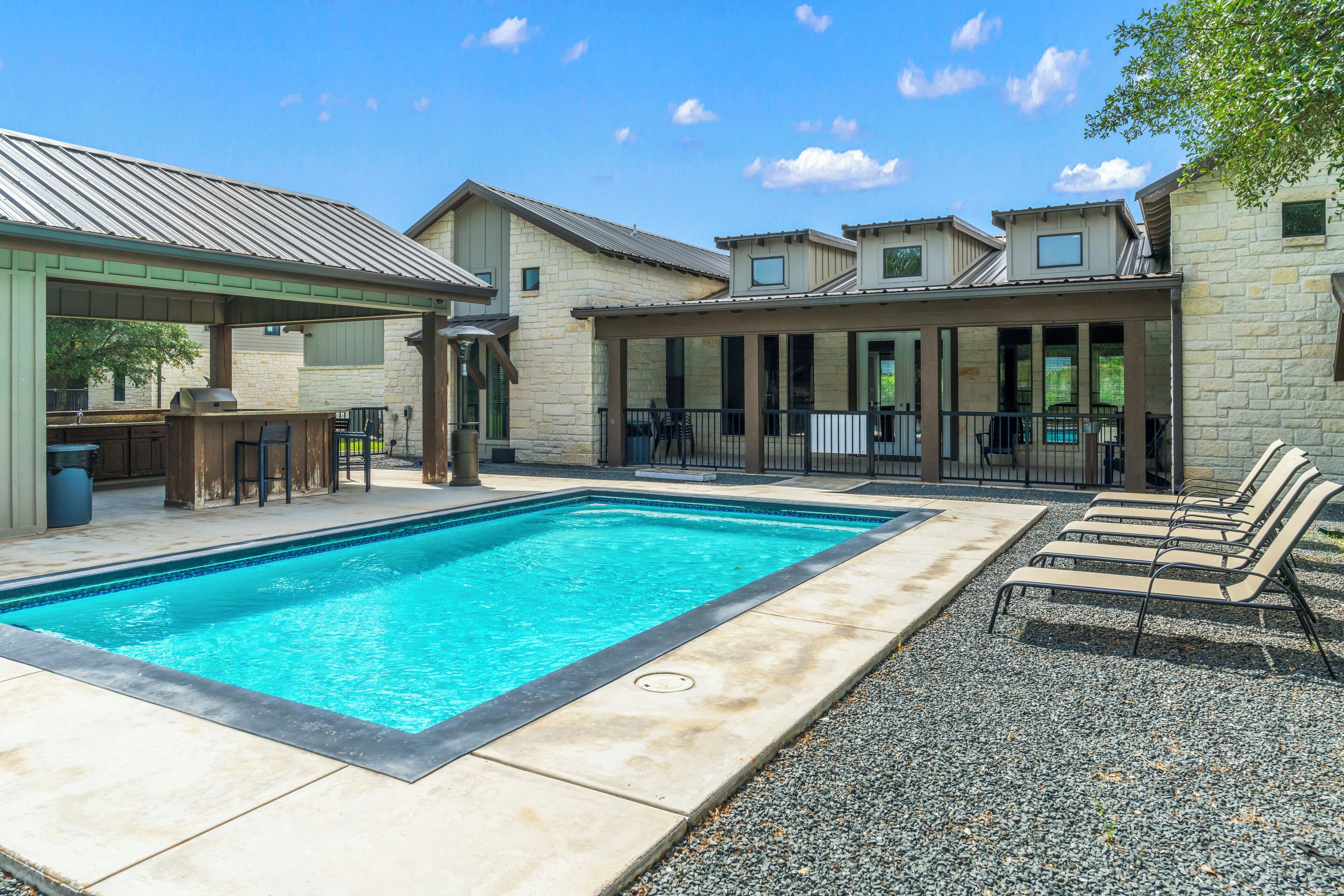 Little Blanco! A Luxury home on the golf course in Concan