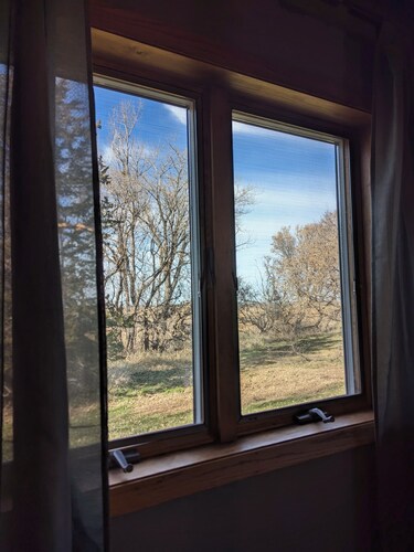 Family Friendly Cozy Farmhouse close to public hunting lands