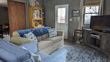 智能电视、壁炉、电子游戏、DVD 播放器