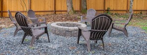 Property grounds - Forest Cabin Near Mt. Rainier Ntl. Park Entrance w/ Hottub-AC-WiFi-Fenced Yard (Ashford)